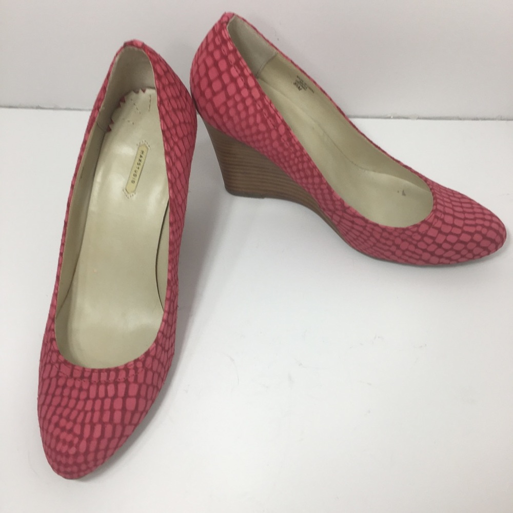 Max Studio Mecca Faux Alligator Wedges - Picture 3 of 16